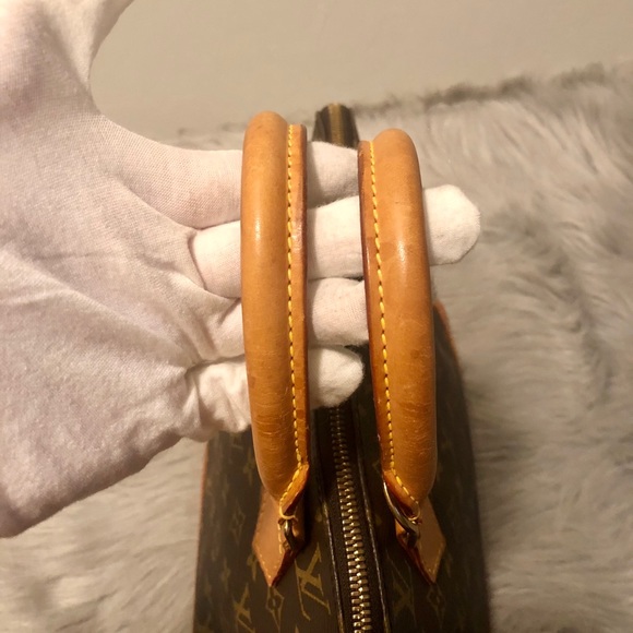 SOLD!! Authentic LV Alma Monogram - Picture 7 of 12